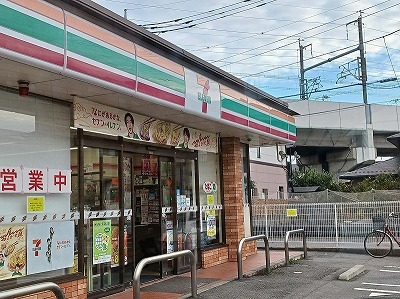 コンビニ　セブンイレブン白岡西５丁目店（コンビニ）まで150m