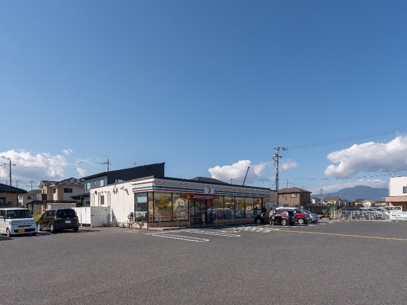 コンビニ　セブンイレブン草津下笠店（コンビニ）まで1000m