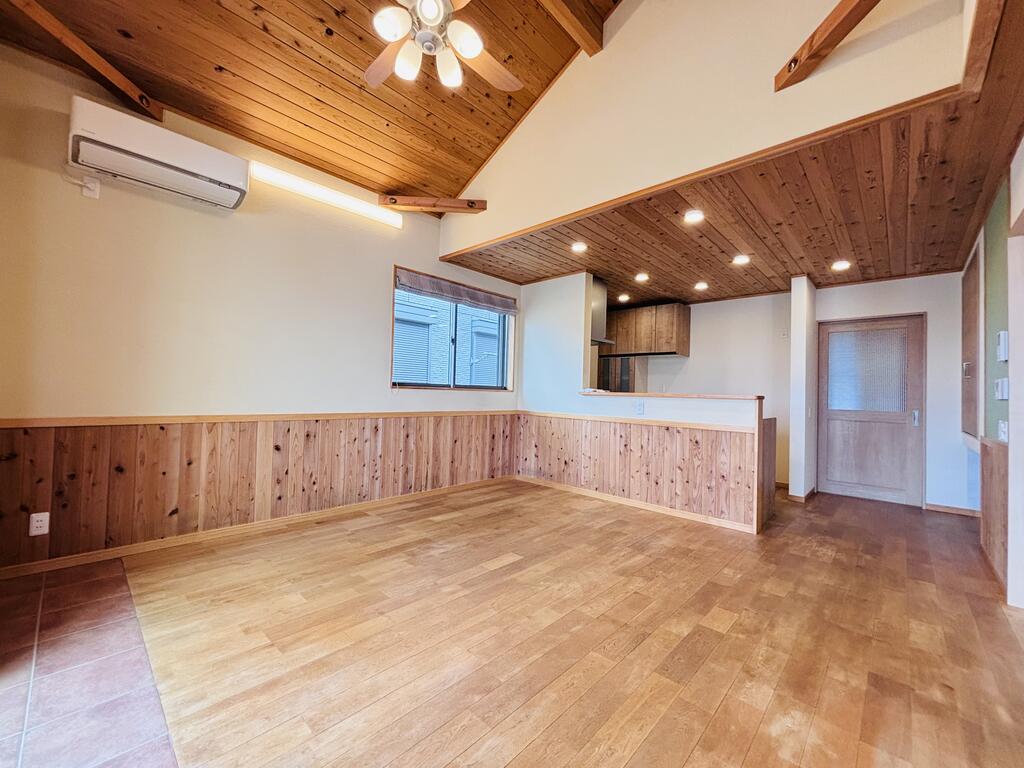 オットコルテ戸建の居間写真