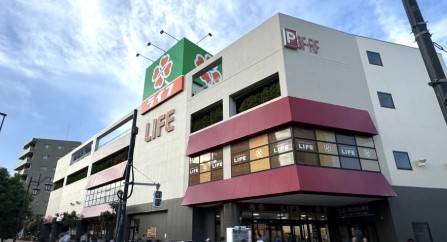 スーパー　ライフ千川駅前店（スーパー）まで449m