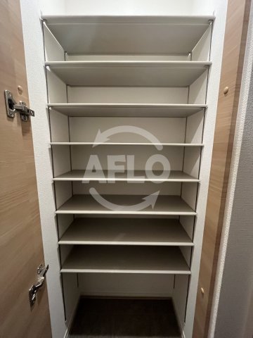 収納　La Suite上町台（ラ スイート上町台）　シューズボック