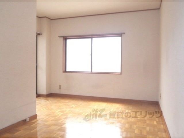 居室・リビング　広々としており、キレイな室内です