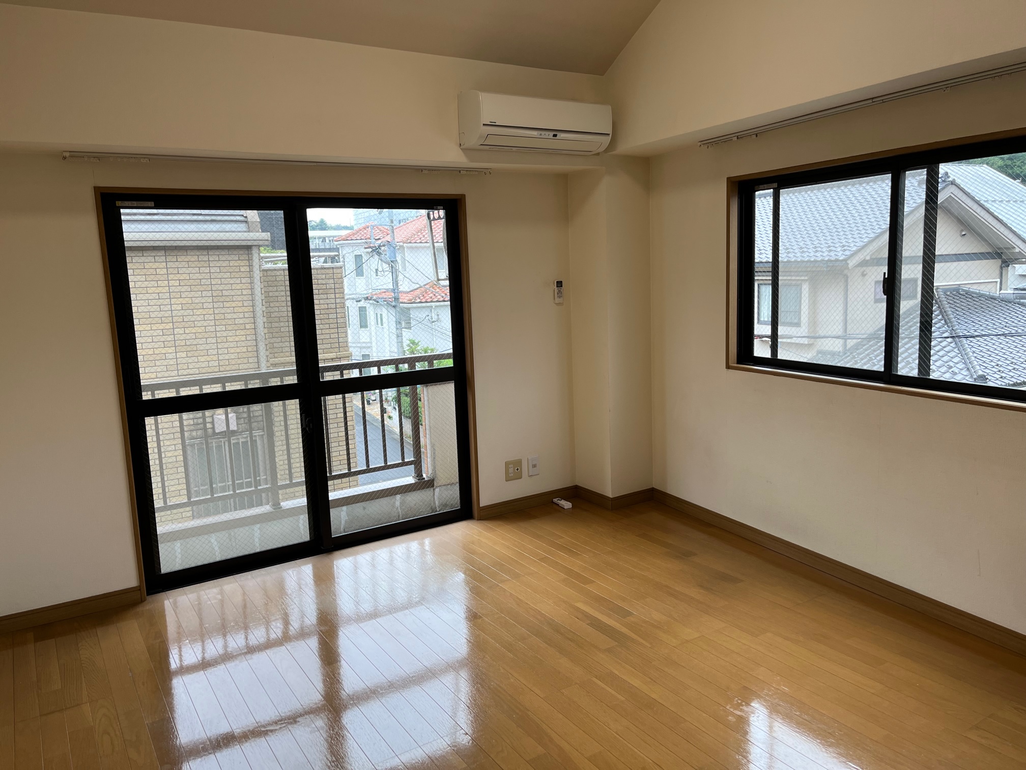 居室・リビング　角部屋です!(^^)!
