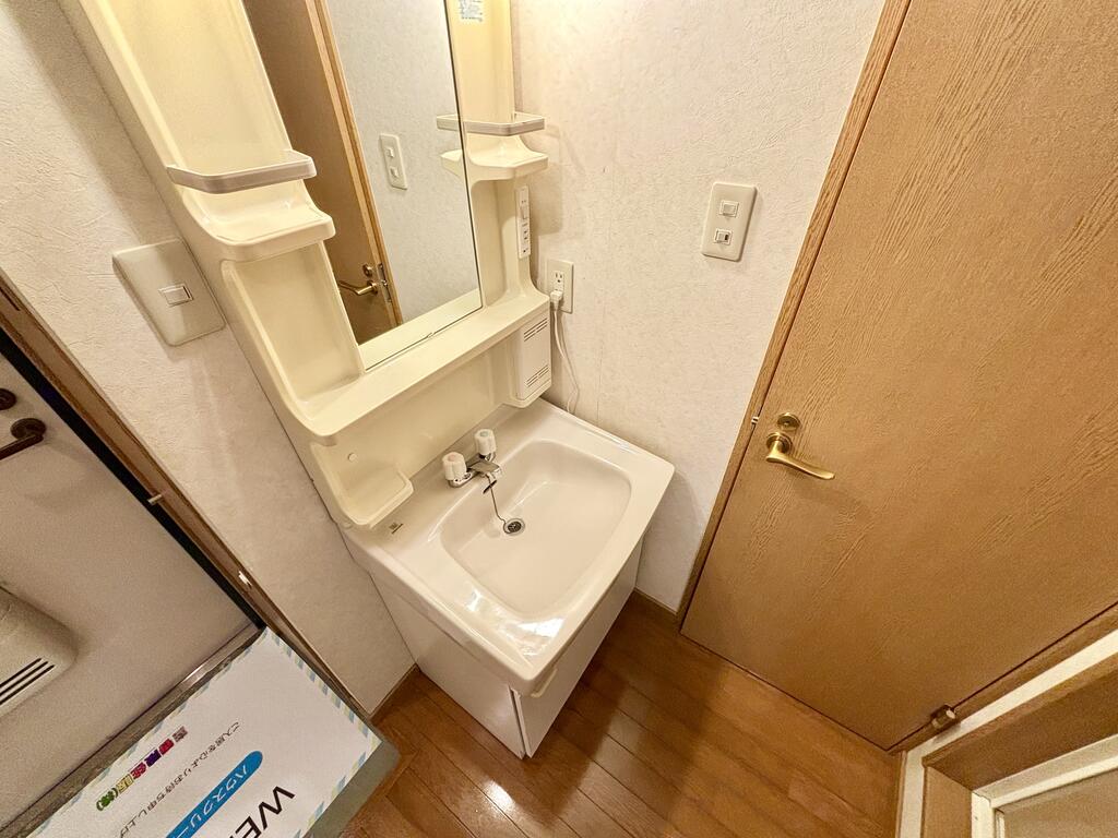 洗面設備　忙しい朝の身支度にも大活躍で便利な独立洗面台！