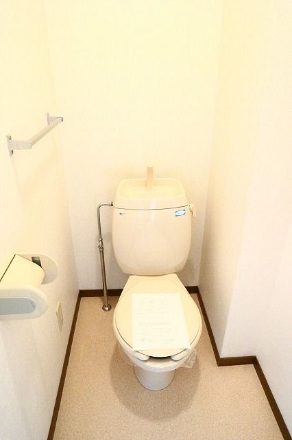 【高松市高松町のアパートのトイレ】