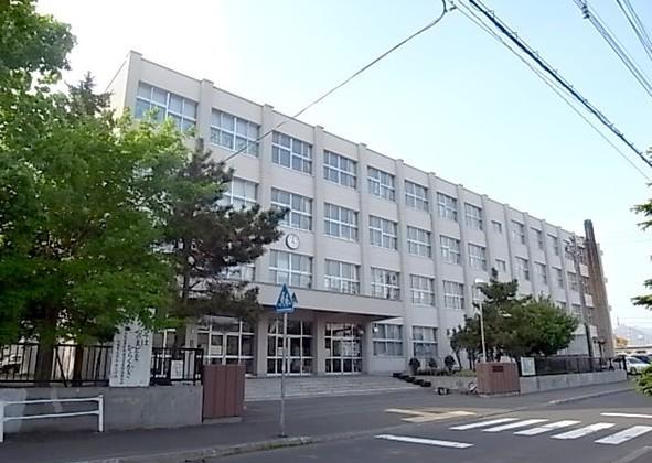 小学校　札幌市立山の手南小学校（小学校）まで256m