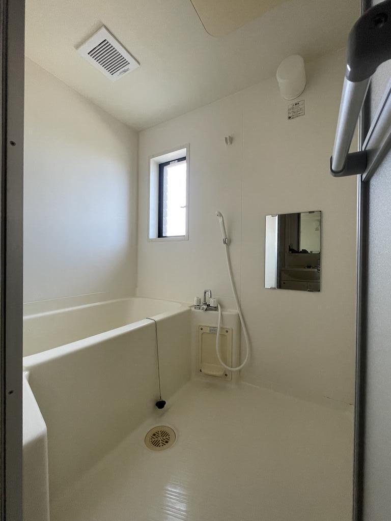 バス・シャワールーム　※別号室角部屋のお写真です。