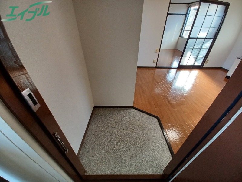 玄関　ダイニングキッチン