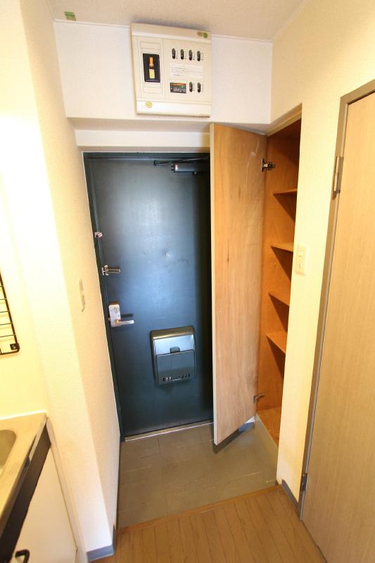 玄関　同タイプ・参考写真