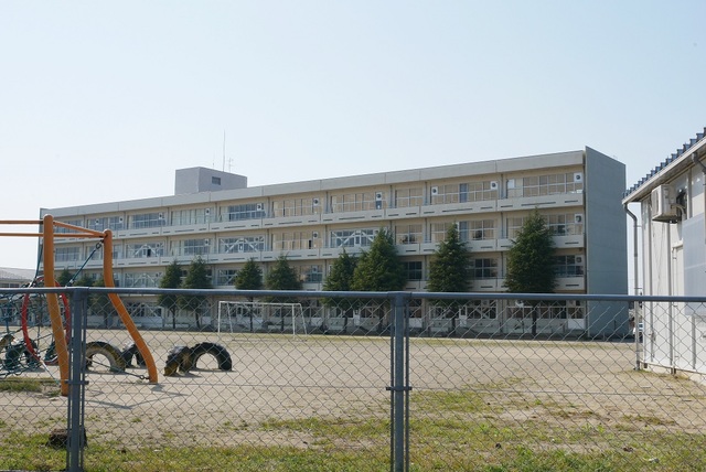 【サニー・ビレッジの小学校】