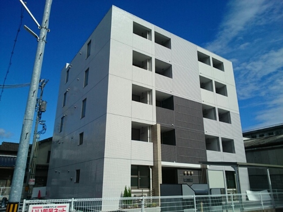 岡山市北区東中央町のマンションの建物外観