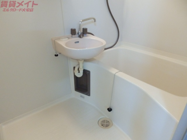 バス・シャワールーム　同型別部屋