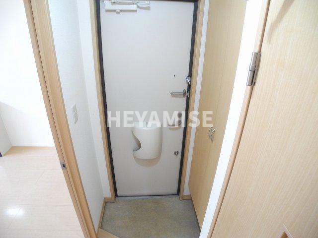 玄関　※室内画像は別号室のもの