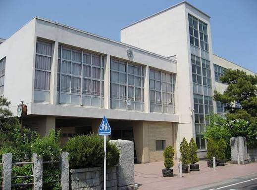 中学校　静岡市立清水庵原中学校（中学校）まで1508m