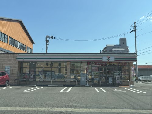 コンビニ　セブンイレブン 徳島かちどき橋5丁目店（コンビニ）まで631m