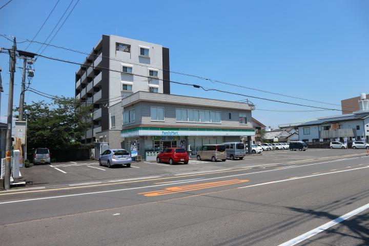 コンビニ　コンビニ（コンビニ）まで220m