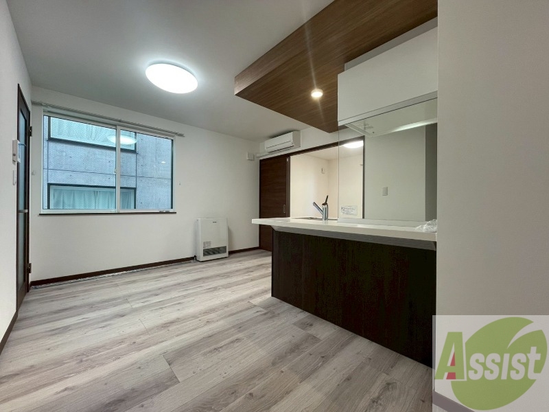 居室・リビング　エアコン付きなので夏でも快適なお部屋です！