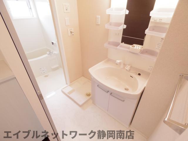 洗面設備　同イメージ反転