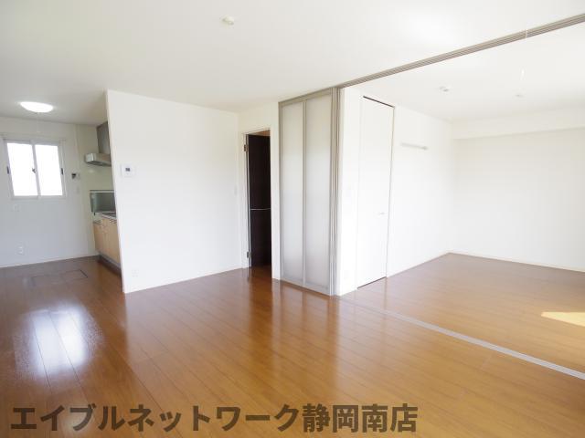 居室・リビング　同イメージ反転