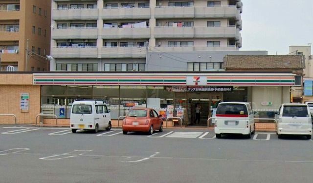 コンビニ　セブンイレブン新伊勢崎駅前店（コンビニ）まで600m