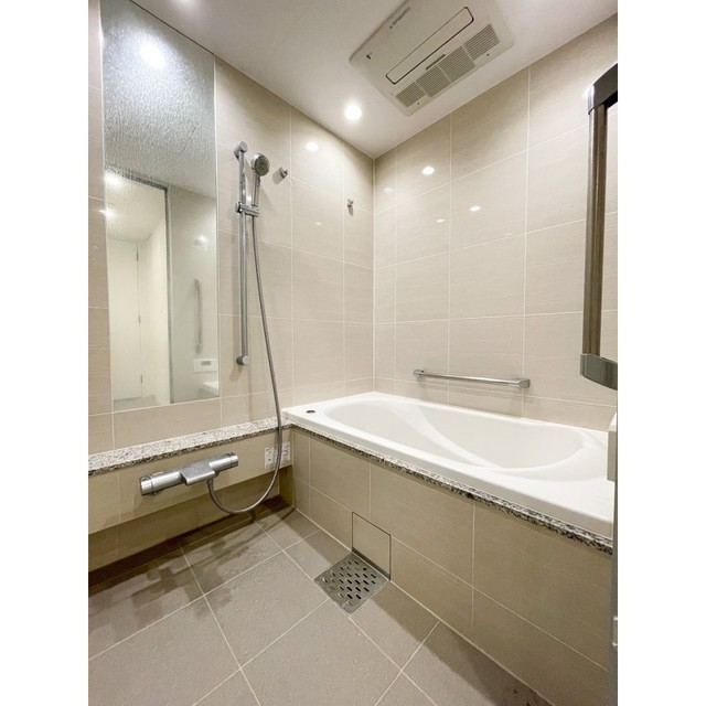 バス・シャワールーム　※写真は同タイプ住戸です。