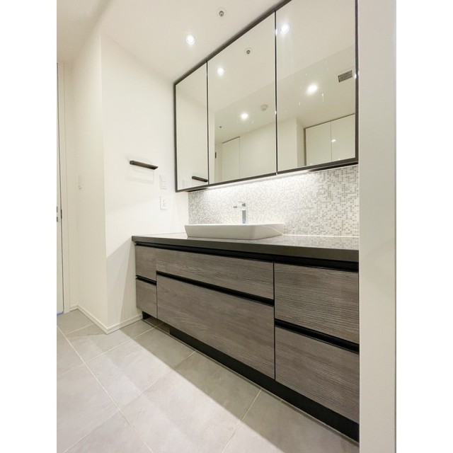 洗面設備　※写真は同タイプ住戸です。