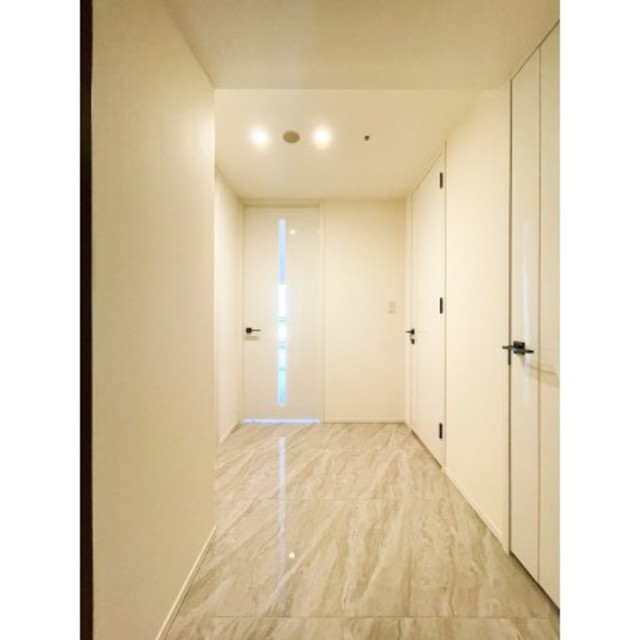 玄関　※写真は同タイプ住戸です。