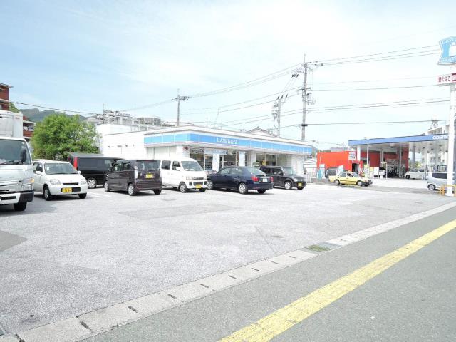 コンビニ　ローソン高知薊野店（コンビニ）まで822m