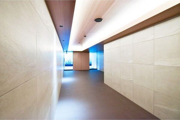 ロビー　外観写真（昼）