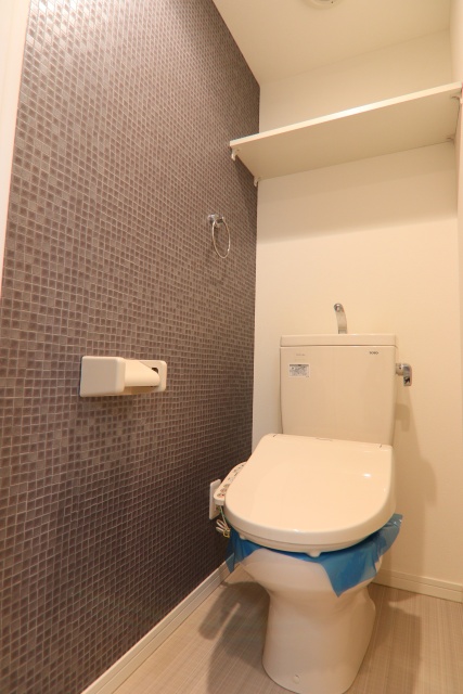 トイレ　※別室の参考写真の為、現況優先です。