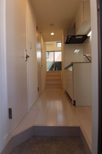 玄関　※別室の参考写真の為、現況優先です。