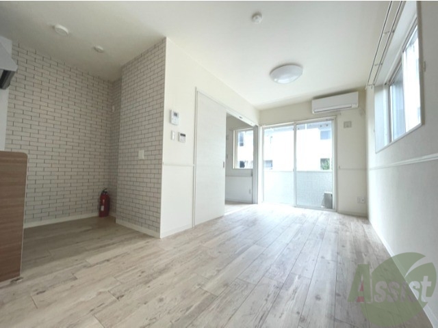 居室・リビング　８．６帖のリビングです。広々としていますね。