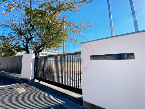 中学校　東大阪市立小阪中学校（中学校）まで615m