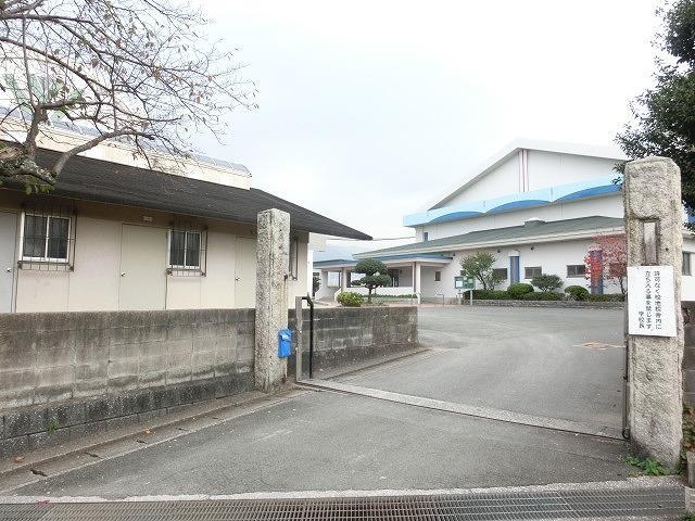 中学校　直方第一中学校（中学校）まで1600m