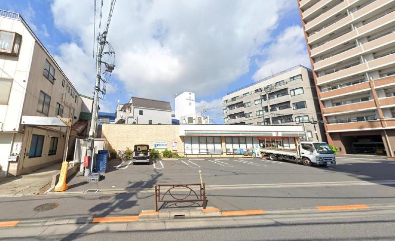 コンビニ　セブンイレブン（コンビニ）まで180m