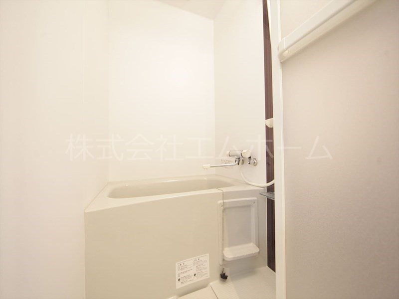 バス・シャワールーム　浴室暖房乾燥機　24時間換気機能付バスルーム　同型写真