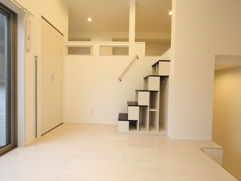 その他　洋室6.2帖　ロフト5.7帖（収納にも寝室にも使えます）