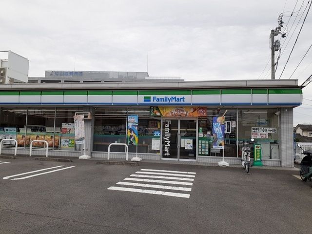 コンビニ　ファミリーマート松末店様（コンビニ）まで450m