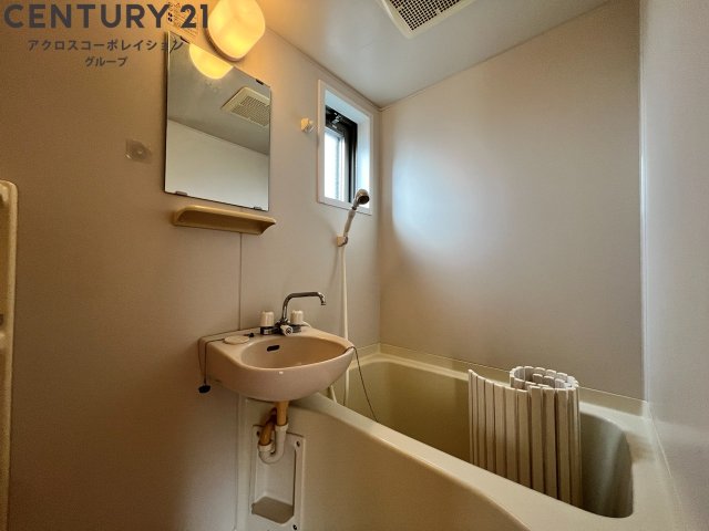 バス・シャワールーム　シンプルで機能的なユニットバス！