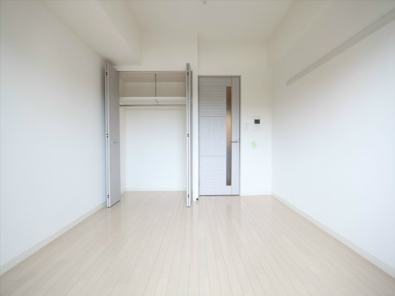 居室・リビング　洋室6.3帖　クローゼット付（収納充実してます）