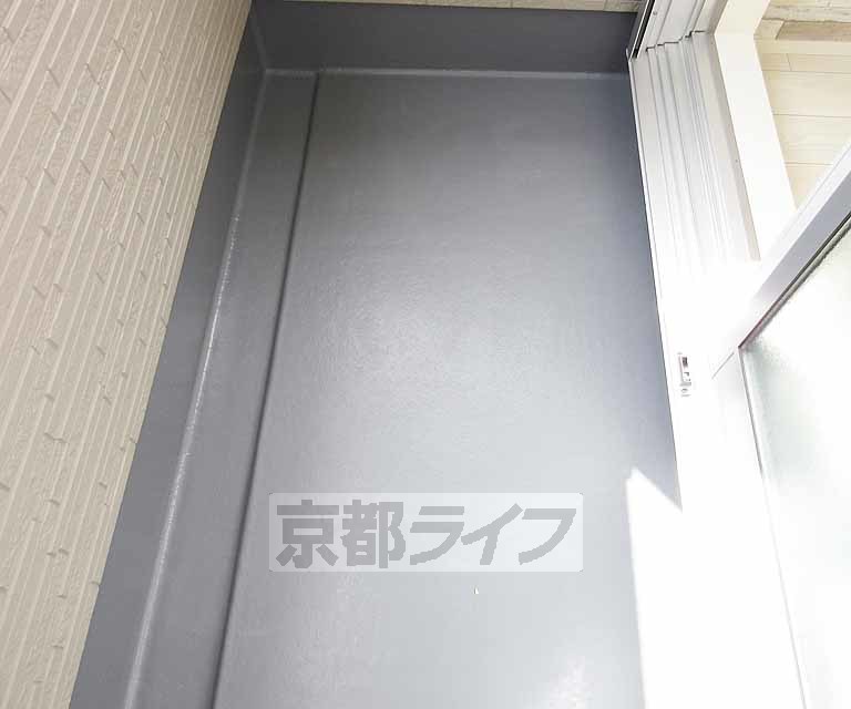 バルコニー　日当たり良好なベランダ・