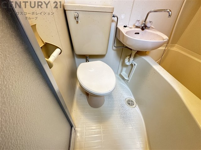 トイレ　浴室内にトイレがあります☆