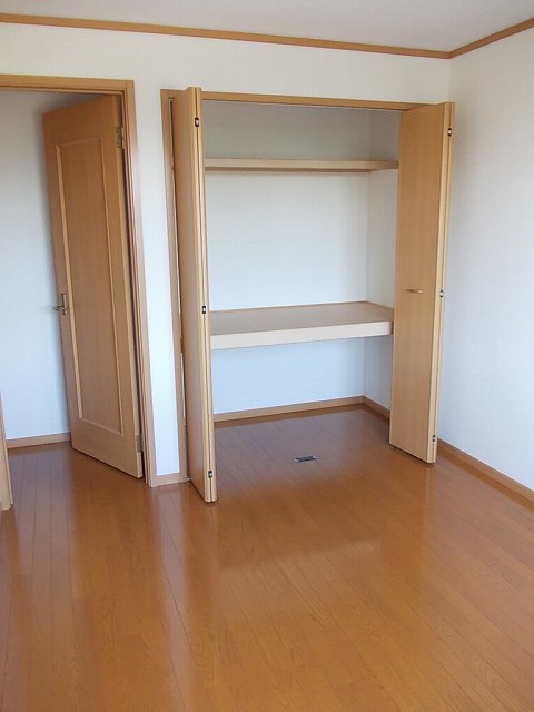 収納　写真は103号室です。(参考)