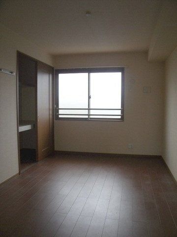 その他設備　キレイな主寝室です