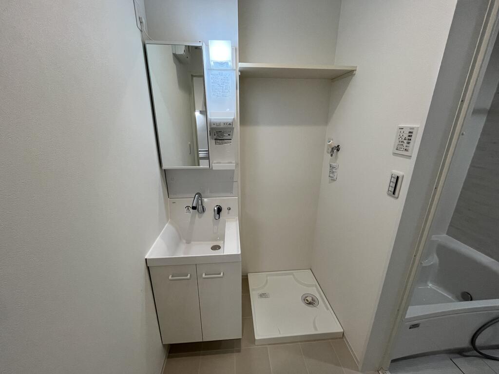 洗面設備　※同物件別号室参考写真※