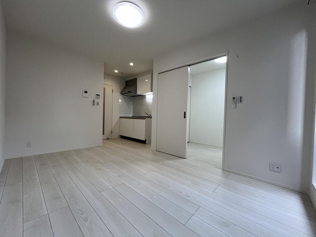 居室・リビング　※同物件別号室参考写真※