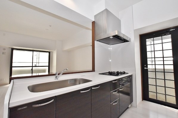 キッチン　★料理はかどり掃除もしやすい3口ガスシステムキッチン(グリル