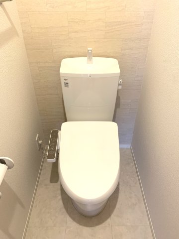 トイレ　温水洗浄暖房便座