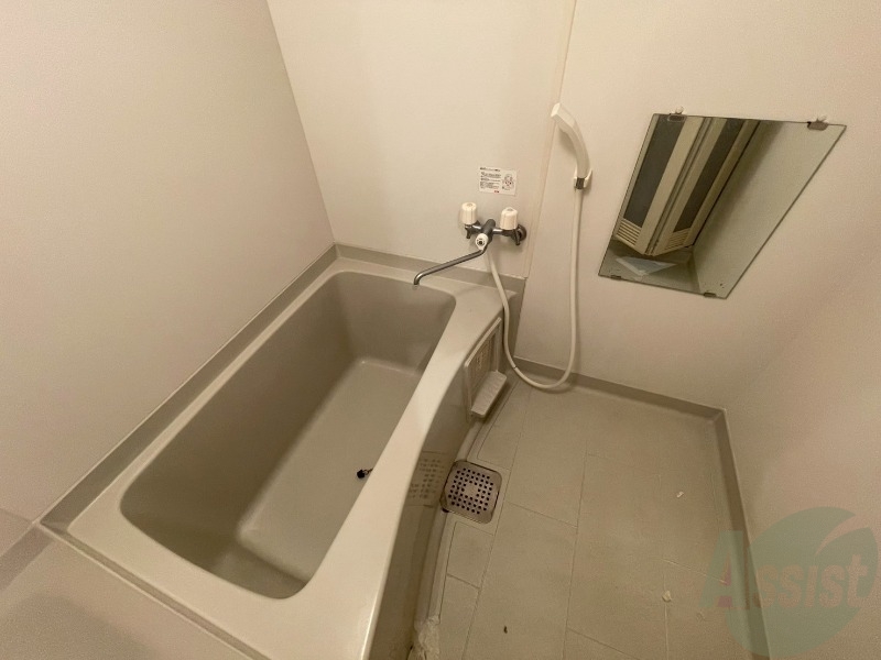 バス・シャワールーム　お風呂になります。一日の疲れを癒してくださいね。