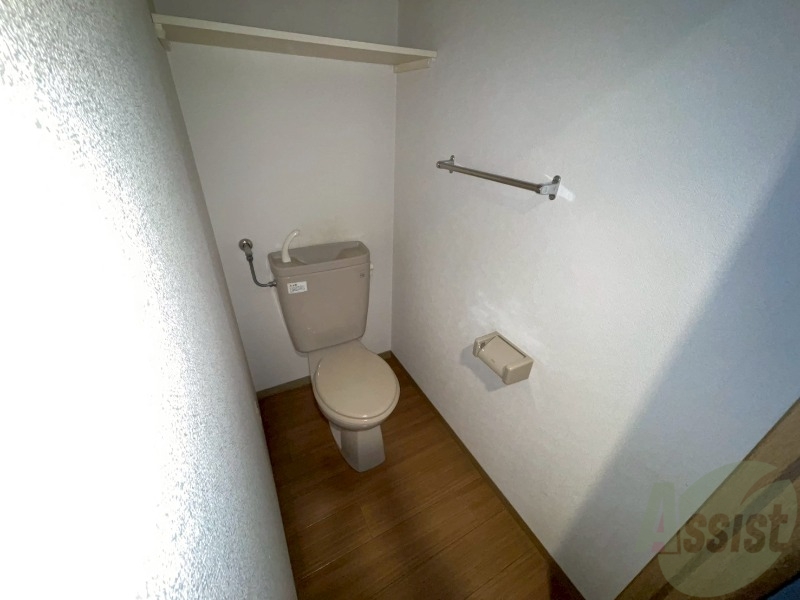 トイレ　こちらはトイレです。清潔感があり、安心して使用できます。